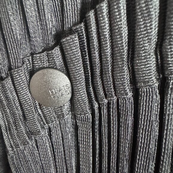 Issey Miyake 2000s Pleats Please Black Bomber - Picture 6 of 6